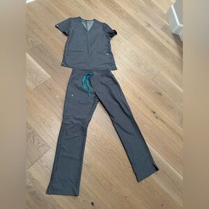 Women’s figs scrub set